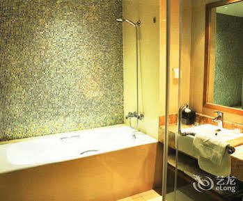 Heyi Hotel Hefei Changjiang Middle Road ภายนอก รูปภาพ